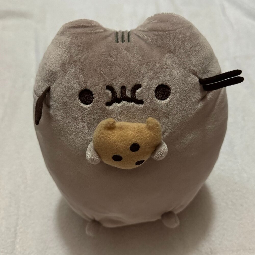 Pusheen Snackable Cookie, Gray